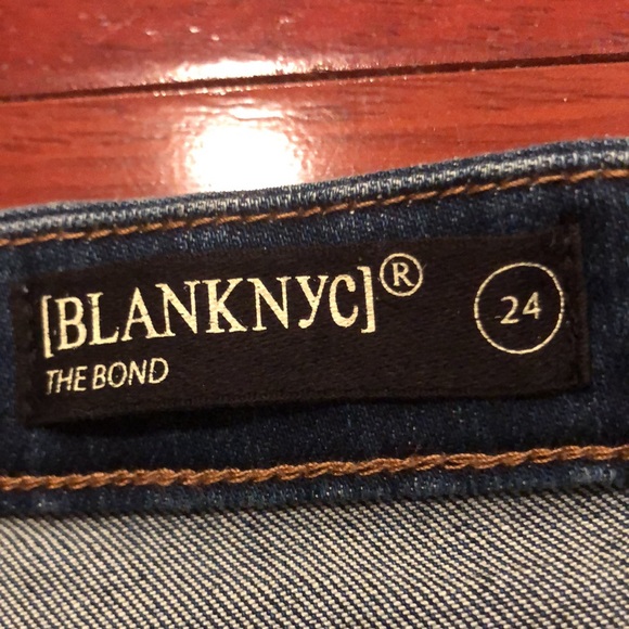BlankNYC NWT 🎉host pickx3🎉Blank mid rise distressed fringe bottom skinny jeans - Picture 7 of 13
